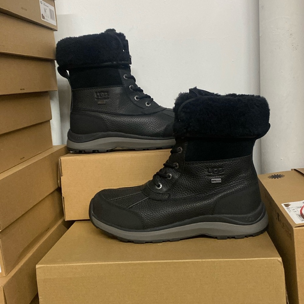 UGG ADIRONDACK BOOT III